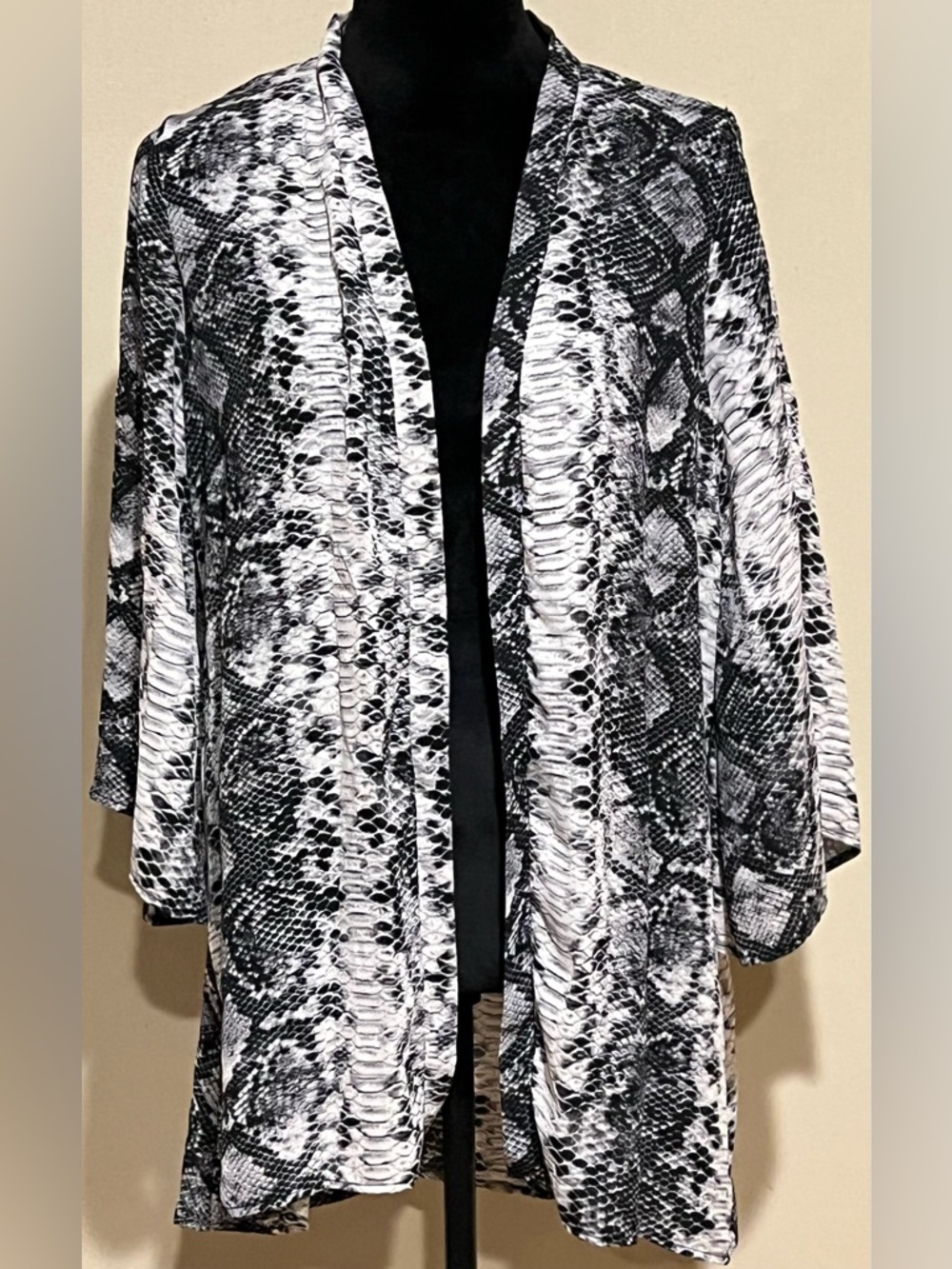 Morgan Claire Black & White Snake Print Open Front Kimono